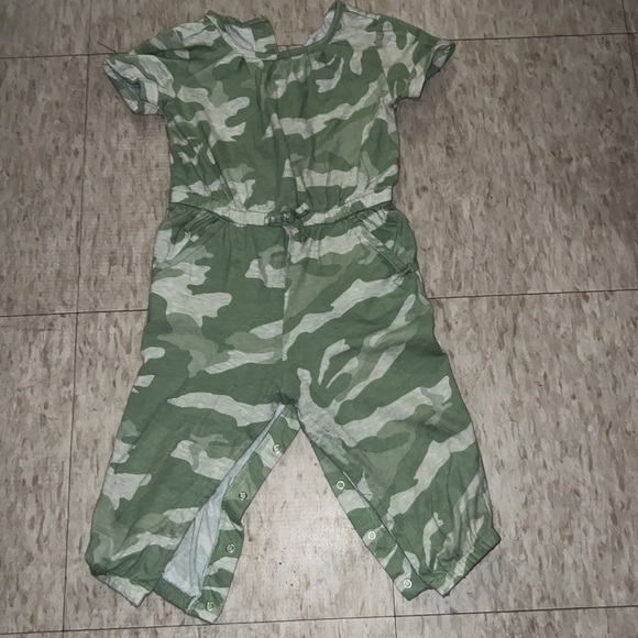 ✨4 FOR $20✨ CAMP JUMPSUIT - Picture 1 of 2